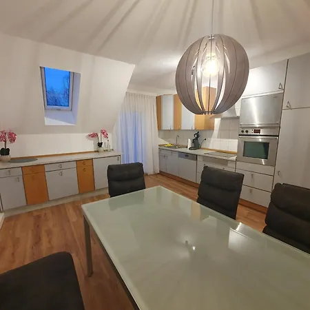 3-zimmer-wohnung, Küche, Bad Nähe Bahnhof Apartamento *