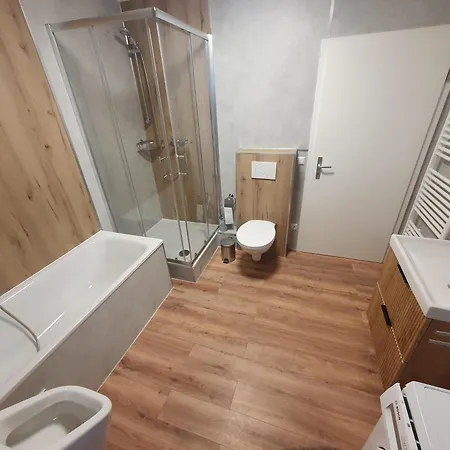 3-zimmer-wohnung, Küche, Bad Nähe Bahnhof Apartamento *