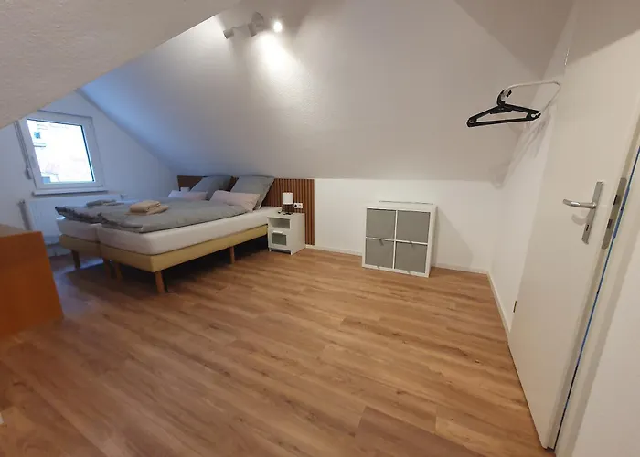 3-zimmer-wohnung, Kueche, Bad Naehe Bahnhof *